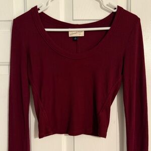 Women’s Burgundy Red Long Sleeve Scoop Neck Cropped Top